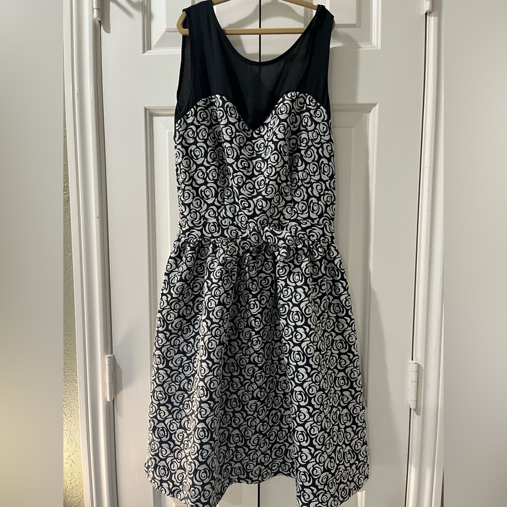 Rosette black dress